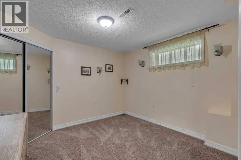 84 Willowbrook Crescent NW — photo 39 of 40
