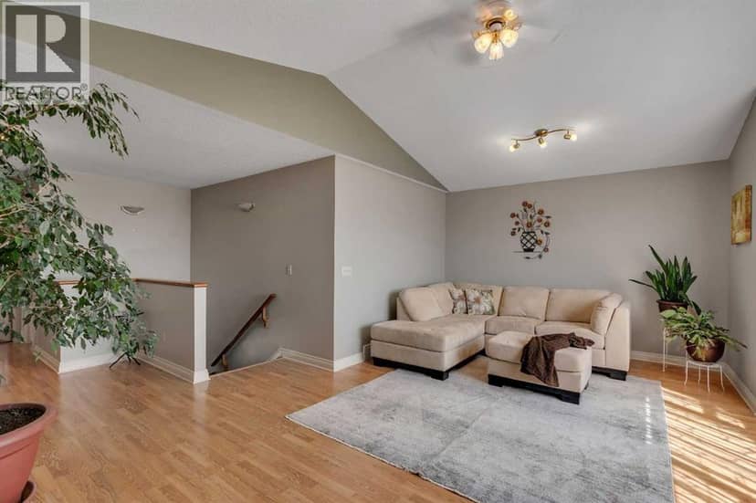 84 Willowbrook Crescent NW — photo 21 of 40