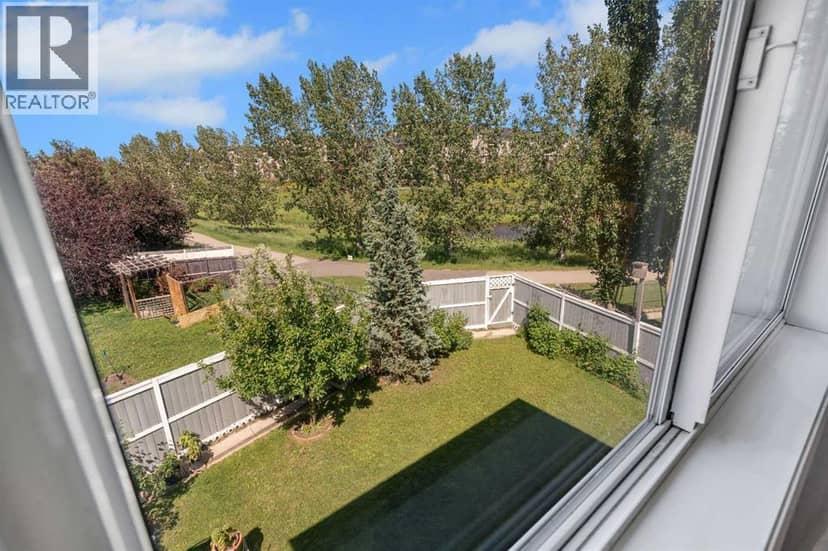 84 Willowbrook Crescent NW — photo 27 of 40
