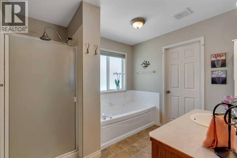 84 Willowbrook Crescent NW — photo 28 of 40