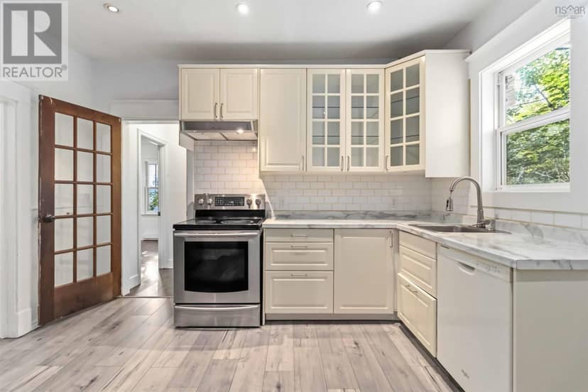 8 Franklyn Street — photo 14 of 32