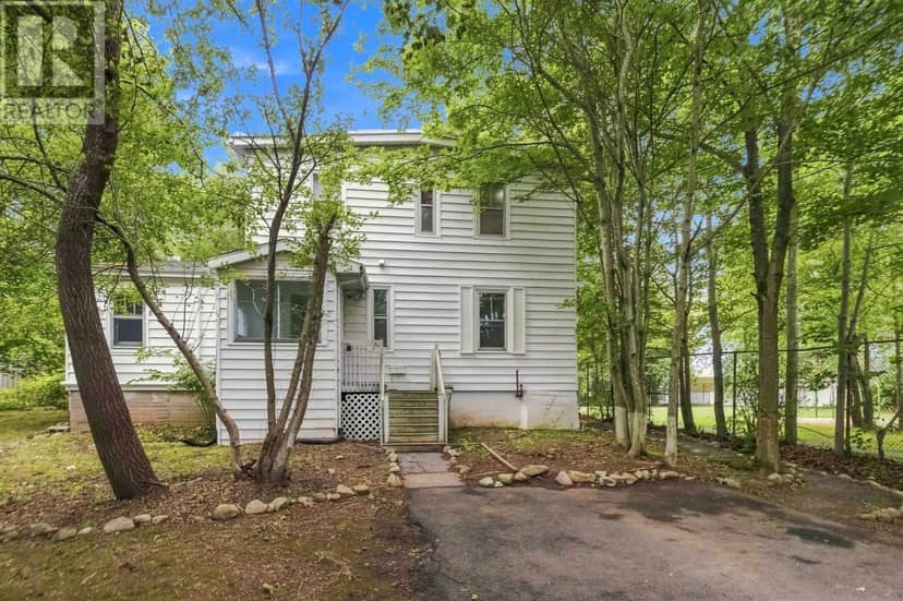 8 Franklyn Street — photo 1 of 32