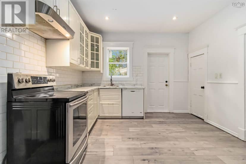 8 Franklyn Street — photo 7 of 32