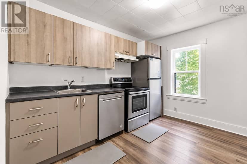 8 Franklyn Street — photo 21 of 32