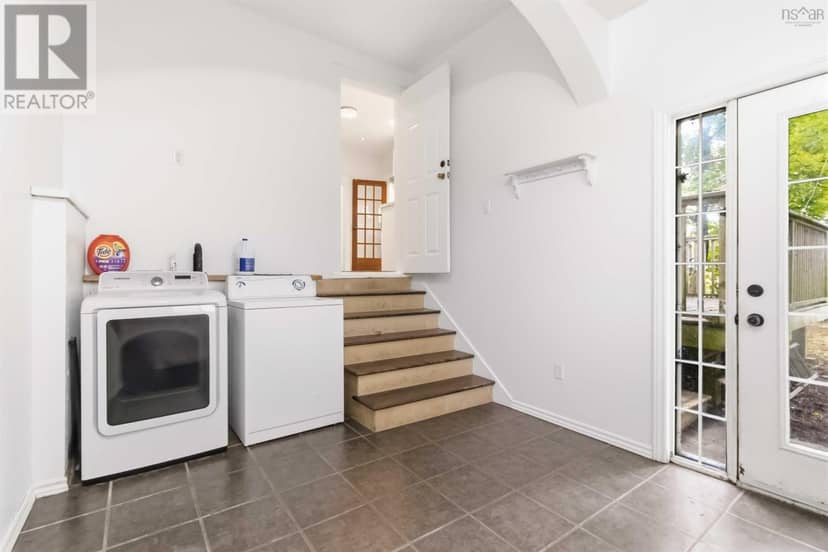 8 Franklyn Street — photo 18 of 32
