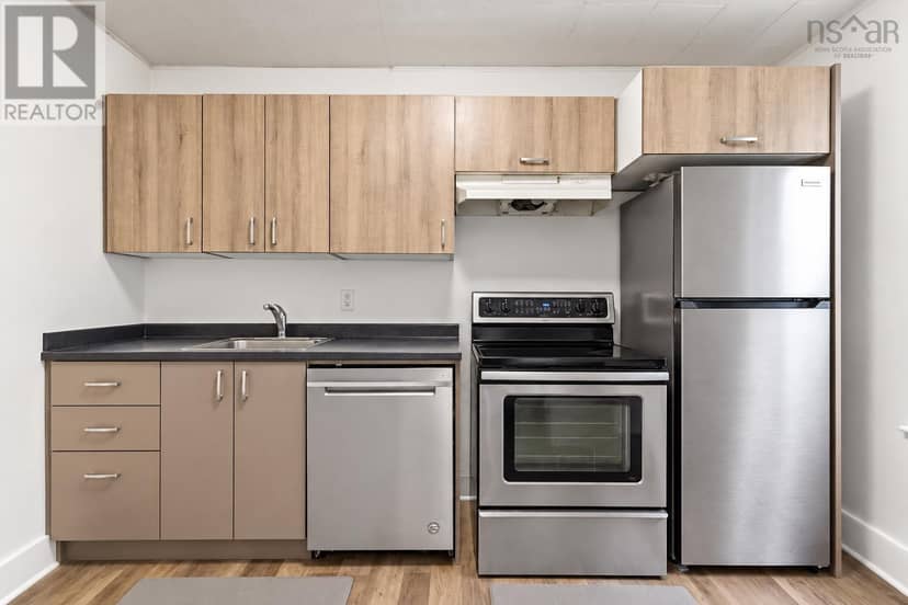 8 Franklyn Street — photo 27 of 32