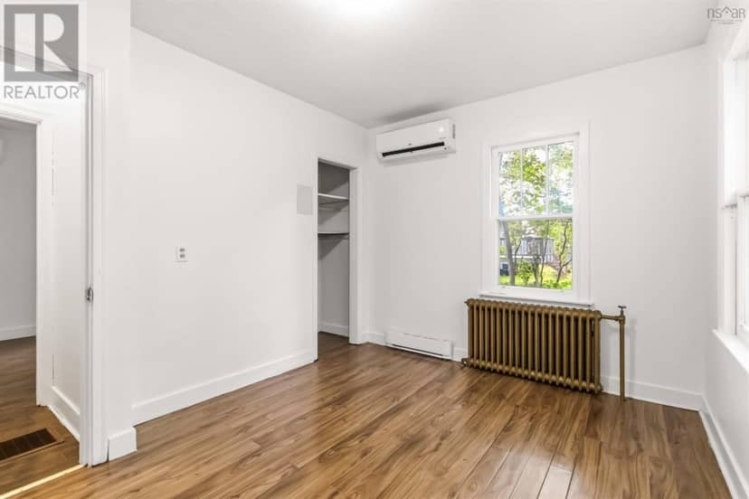 8 Franklyn Street — photo 17 of 32