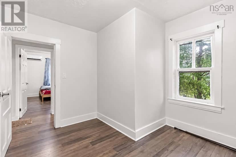 8 Franklyn Street — photo 25 of 32