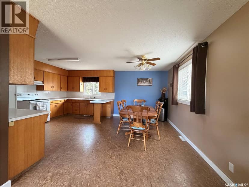 612 2nd STREET W, Meadow Lake, photo 4