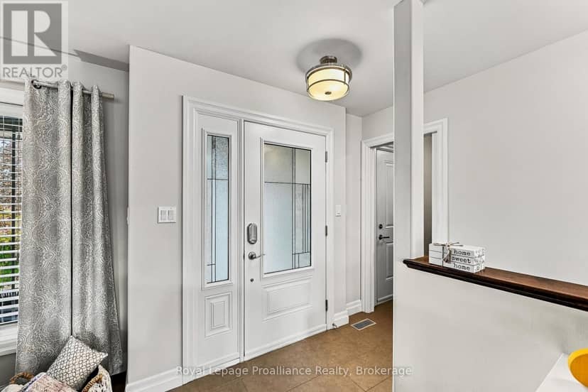 31 Ambrosia Terrace — photo 7 of 40