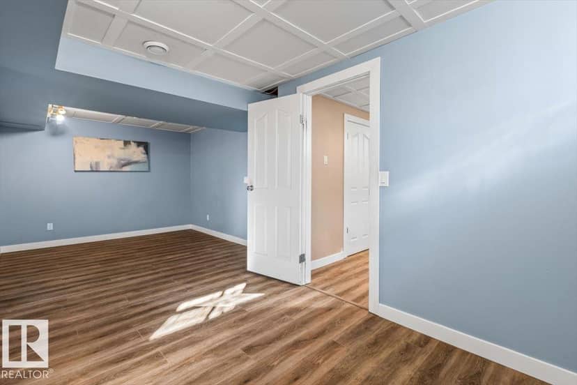 8907 136 AV NW — photo 28 of 40