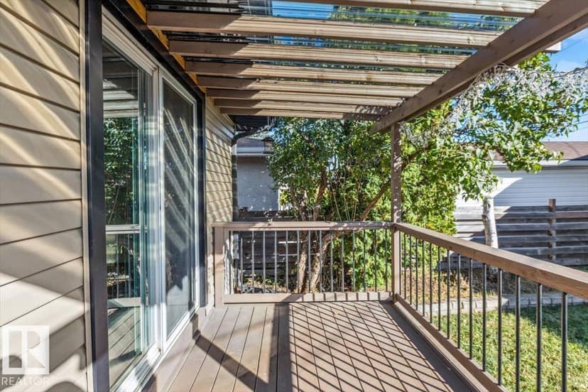8907 136 AV NW — photo 31 of 40