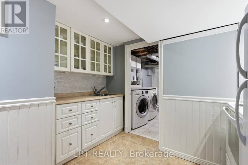 18 Louise Crescent — photo 31 of 40