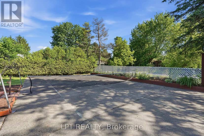 18 Louise Crescent — photo 35 of 40