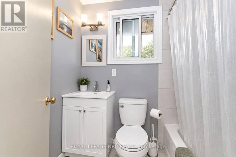8 - 161 Berkindale Drive — photo 12 of 13