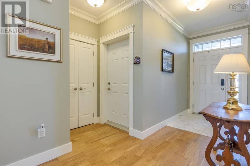 20 Mackinnnon Court — photo 19 of 39