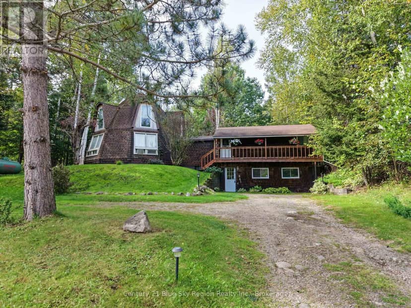 861 Pinecreek Road S, Callander