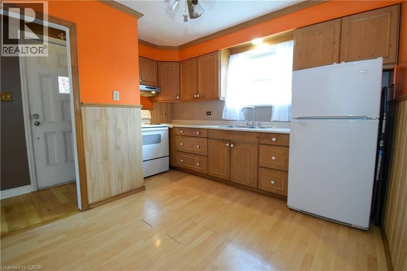 272 CARLTON Street — photo 9 of 27
