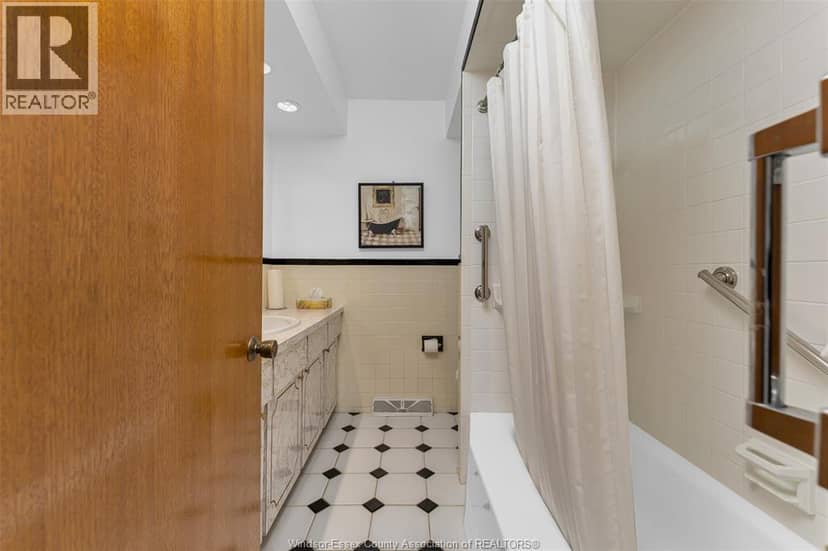 2545 St. Patricks's Avenue — photo 17 of 34