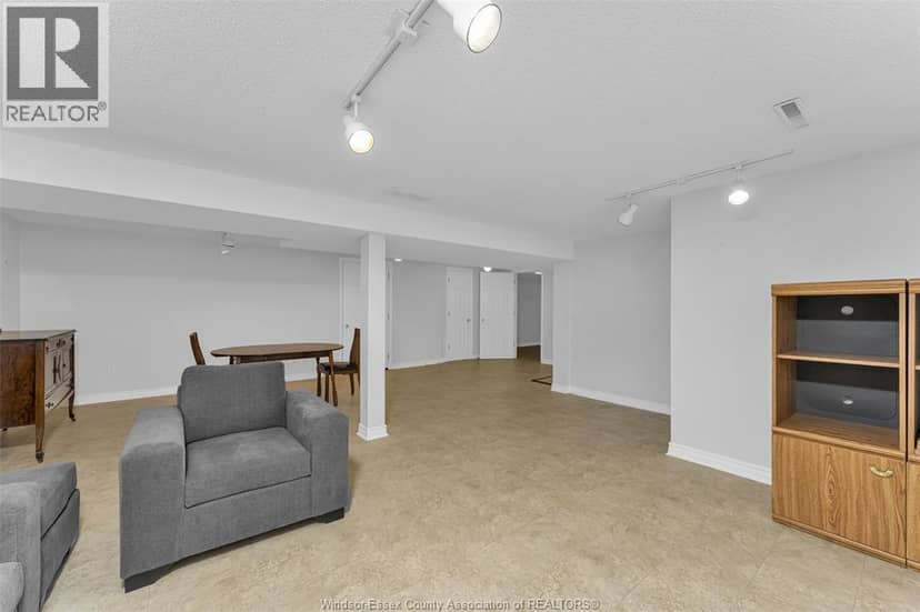 2545 St. Patricks's Avenue — photo 21 of 34