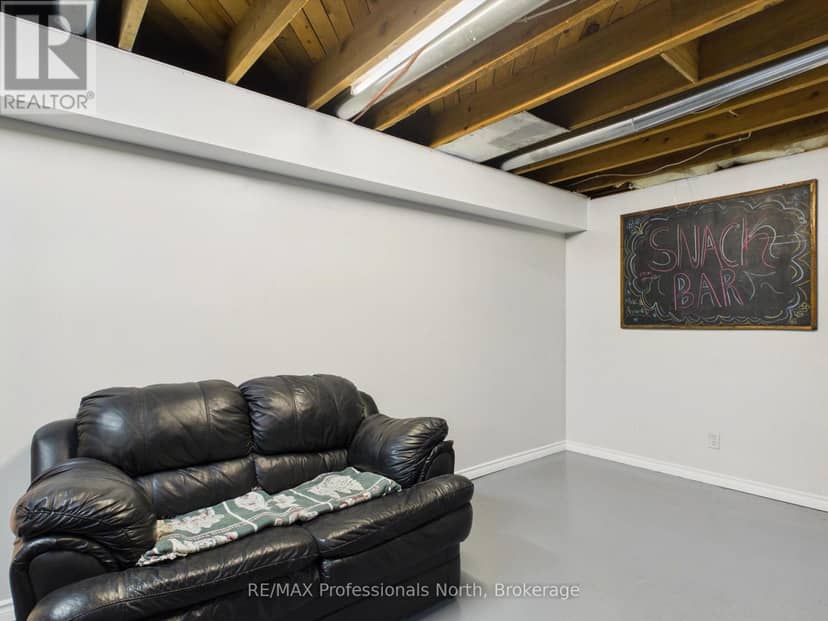 4226 Aspdin Road — photo 23 of 40
