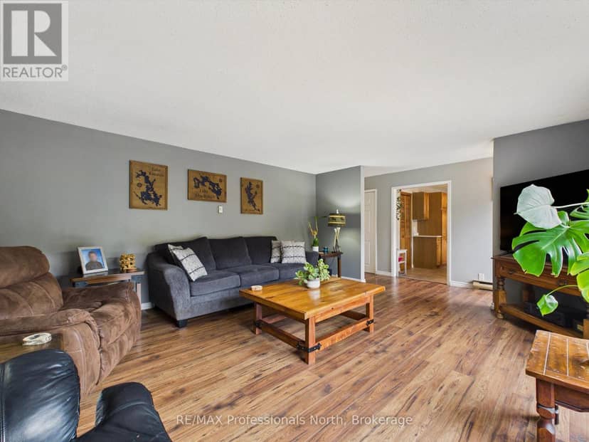 4226 Aspdin Road — photo 8 of 40