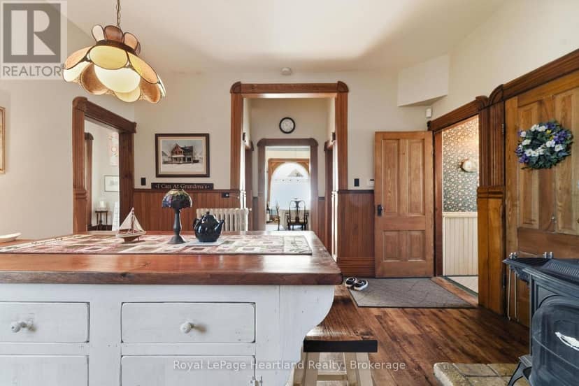62 Orange Street S — photo 12 of 40