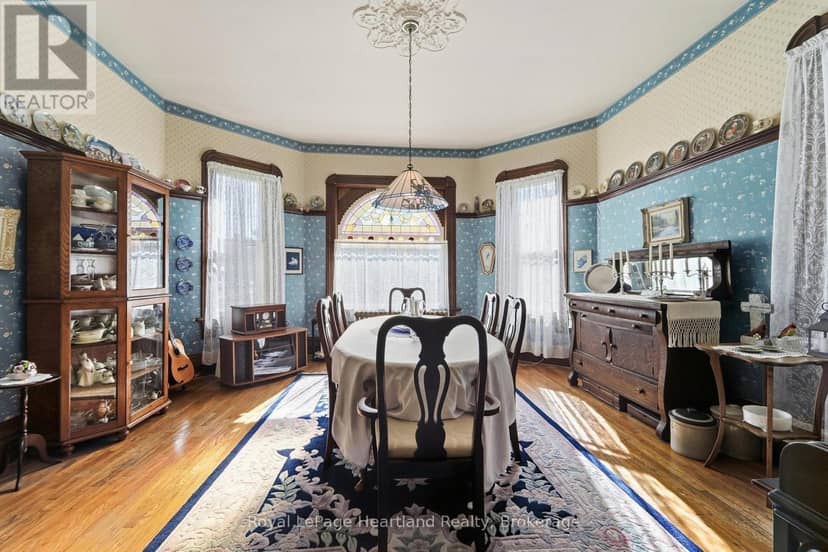 62 Orange Street S — photo 14 of 40