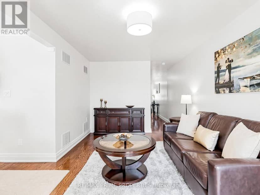 19 Post Horn Grove, Toronto, photo 7