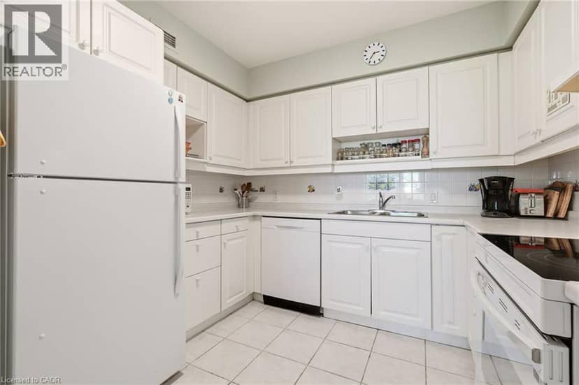 77 GOVERNOR'S Road Unit# 404 — photo 14 of 33