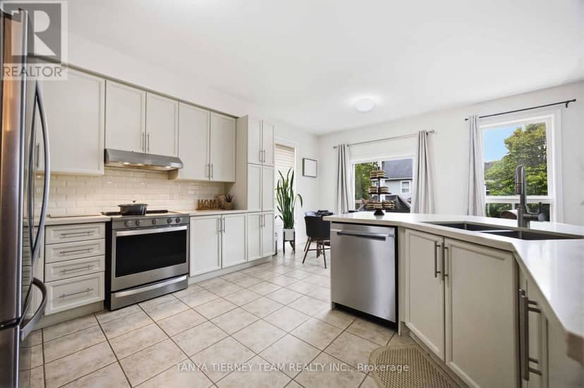 17 Cody Avenue — photo 20 of 40