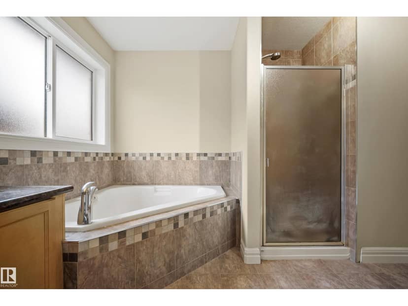 5403 60 ST — photo 29 of 40