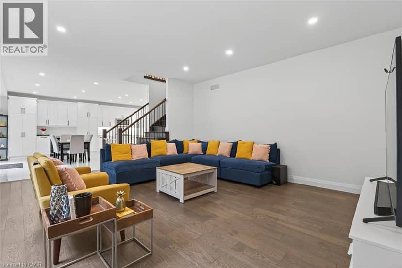 209 JEFFREY Place — photo 14 of 40