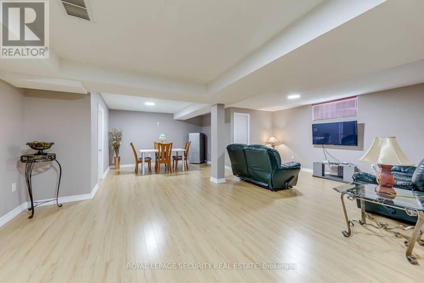 25 Pinecliff Crescent — photo 36 of 40
