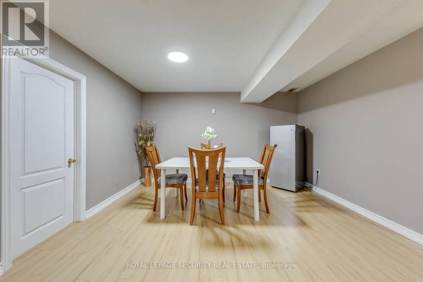 25 Pinecliff Crescent — photo 39 of 40