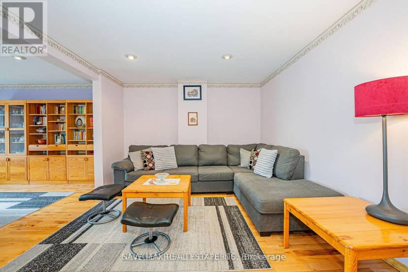 56 - 46 Dearbourne Boulevard — photo 11 of 36