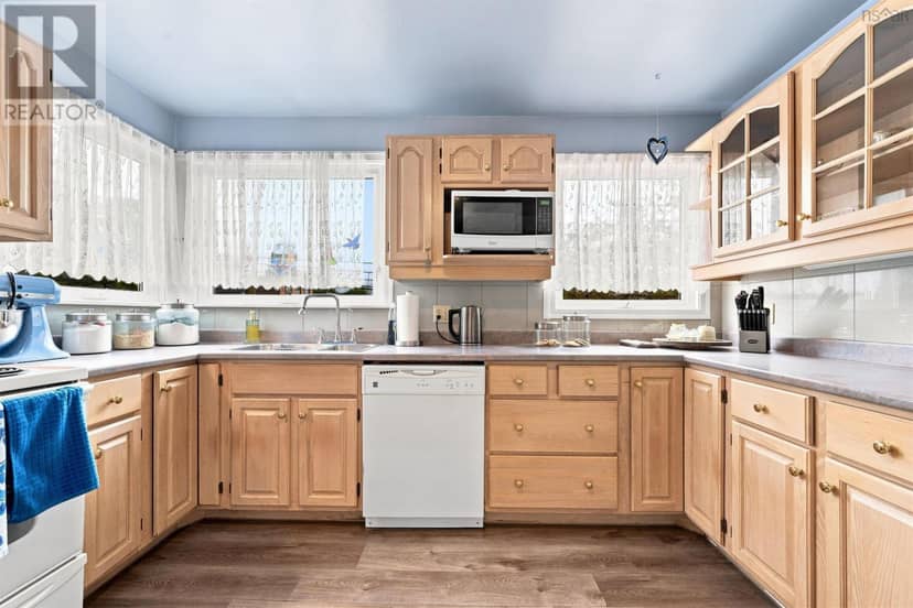 541 A Herring Cove Road — photo 15 of 39