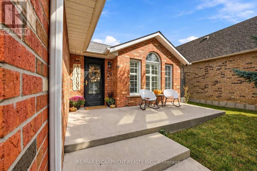 776 Acadia Drive, Hamilton, photo 2