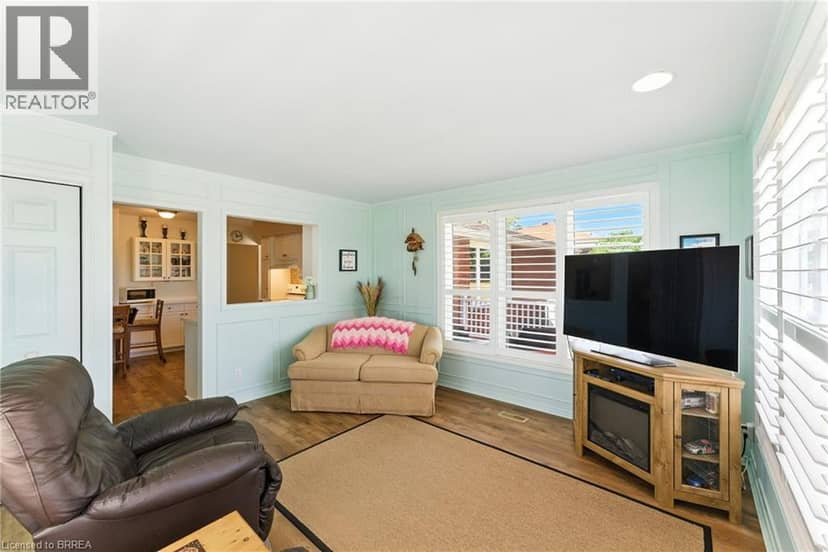 207 ROBINSON Road — photo 12 of 25