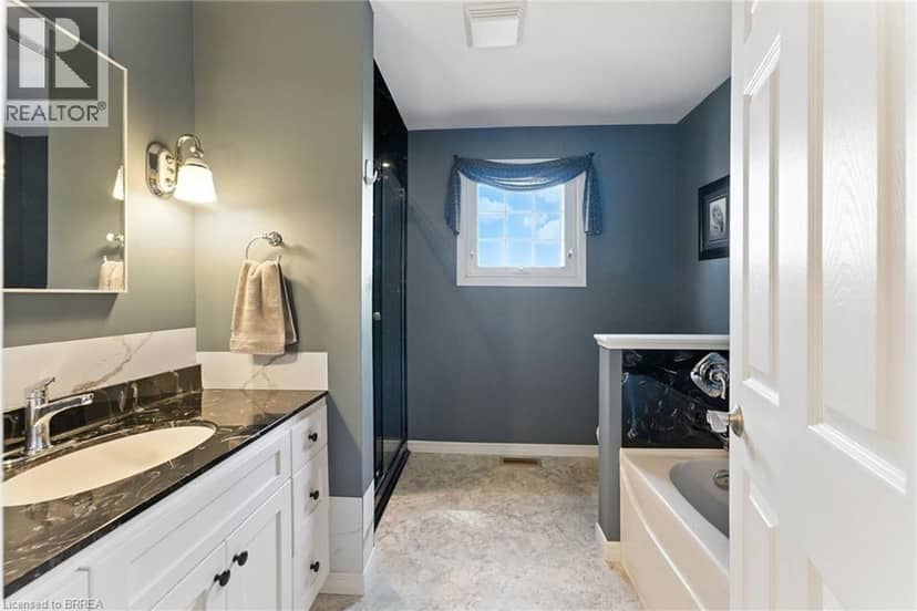 207 ROBINSON Road — photo 17 of 25