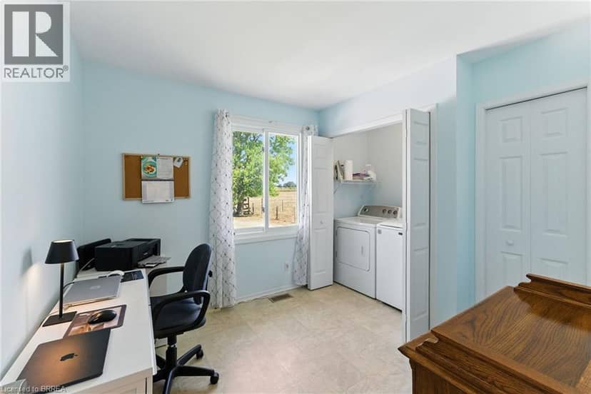 207 ROBINSON Road — photo 18 of 25