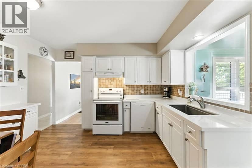 207 ROBINSON Road — photo 9 of 25