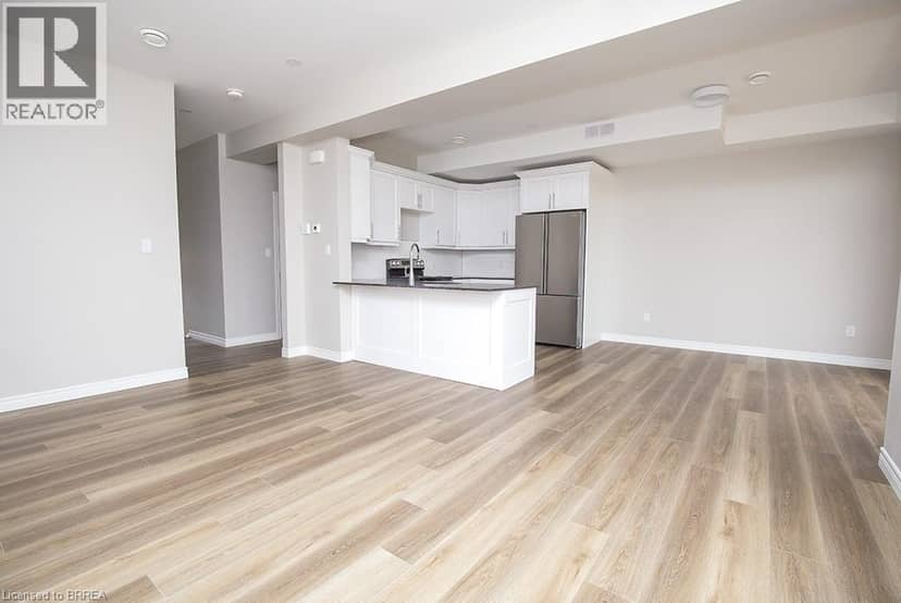 355 WELLINGTON Street — photo 31 of 40