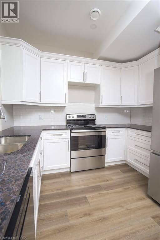 355 WELLINGTON Street — photo 35 of 40