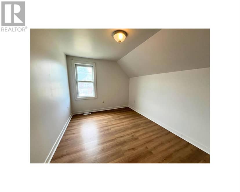 258 St. James ST — photo 9 of 14