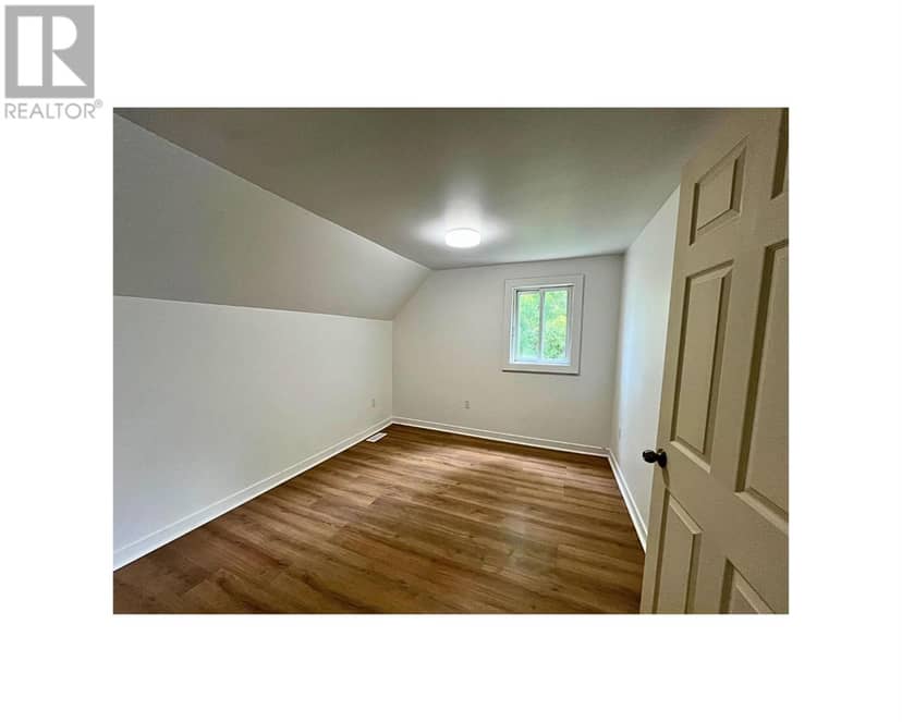 258 St. James ST — photo 11 of 14
