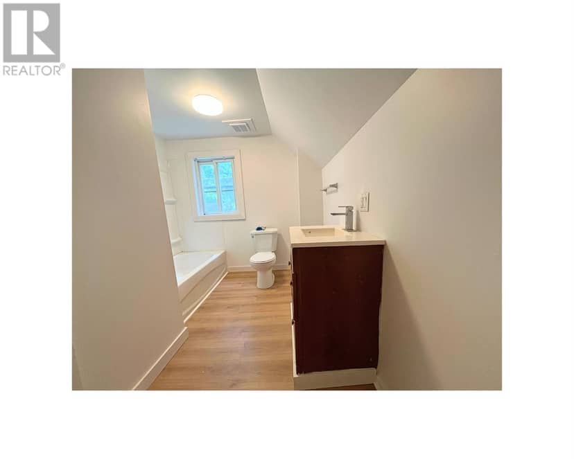 258 St. James ST — photo 8 of 14
