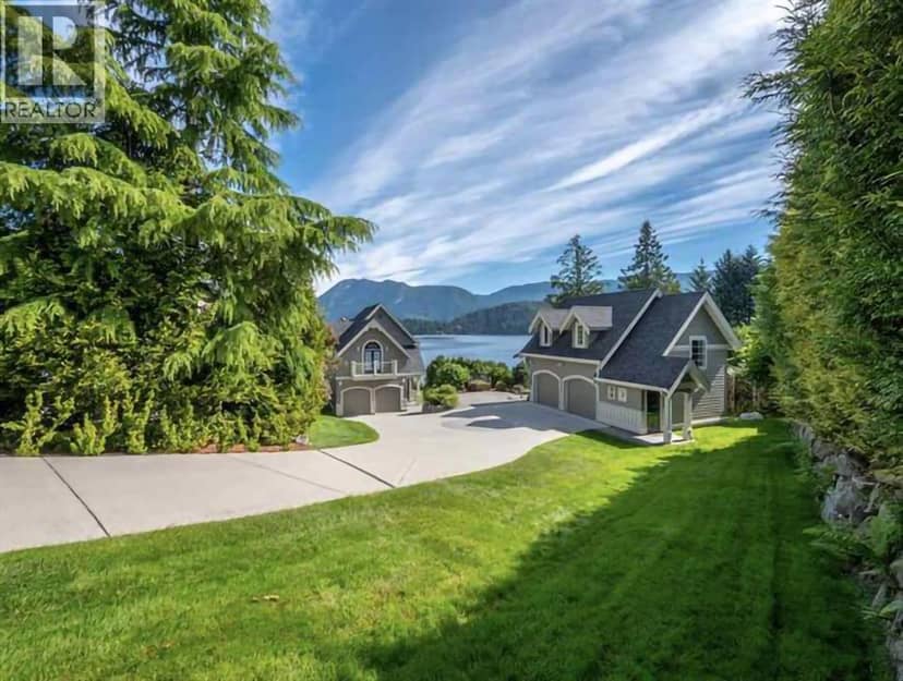 6560 N GALE AVENUE, Sechelt