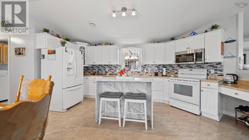 17 Merriweather Crescent — photo 17 of 40