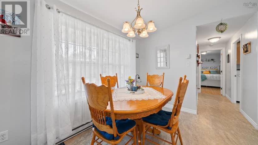 17 Merriweather Crescent — photo 14 of 40